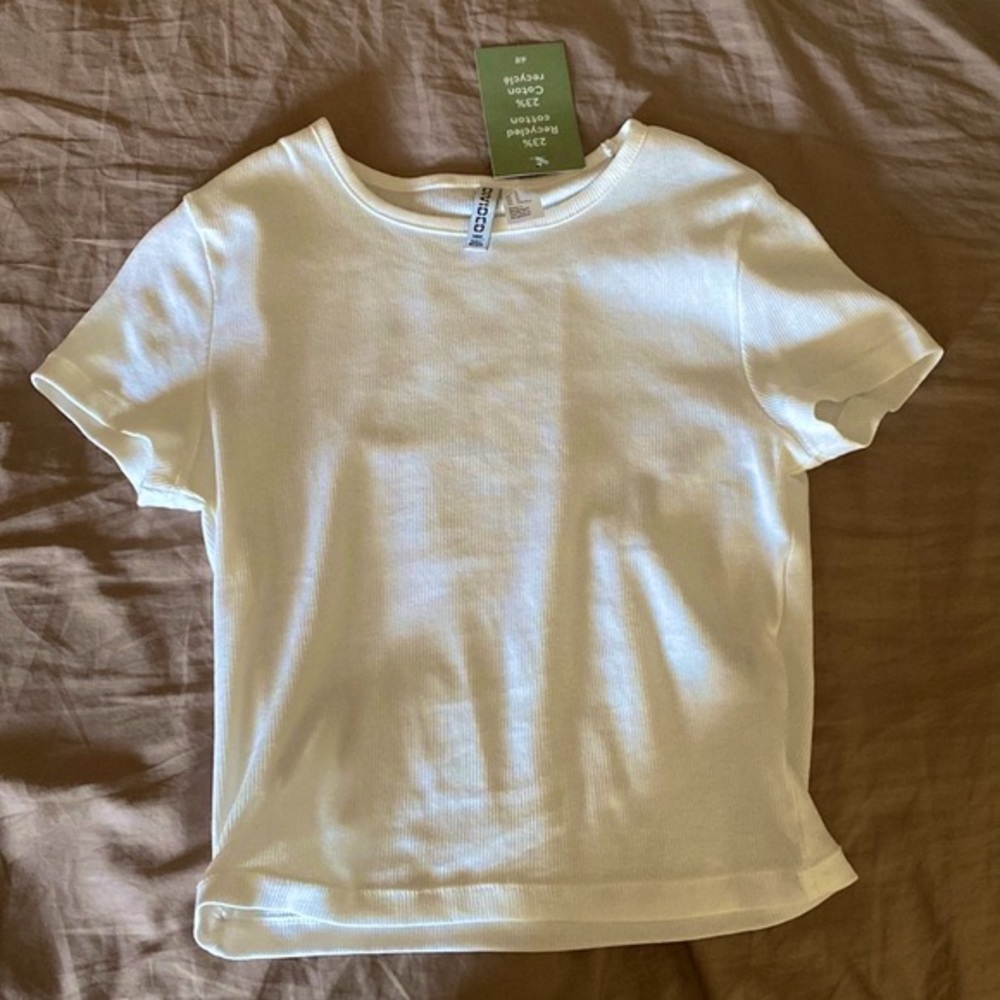 H&M/DIVIDED Ribbed White Crop Top